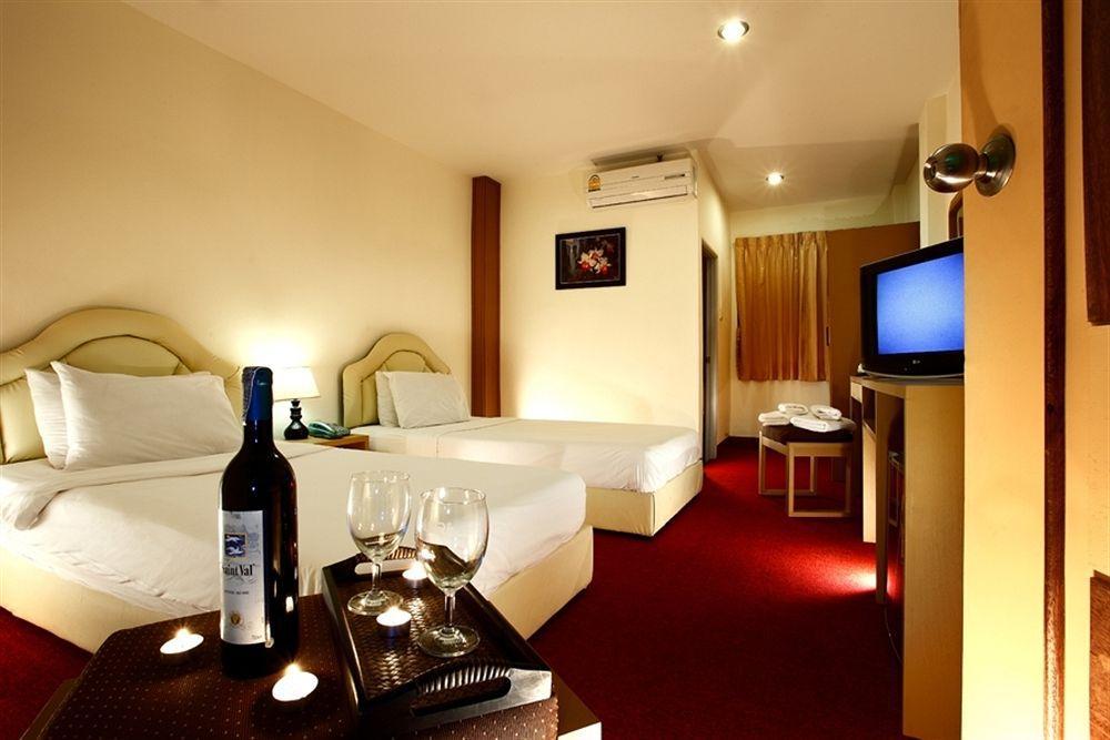 Victoria Nimman Hotel Chiang Mai Extérieur photo