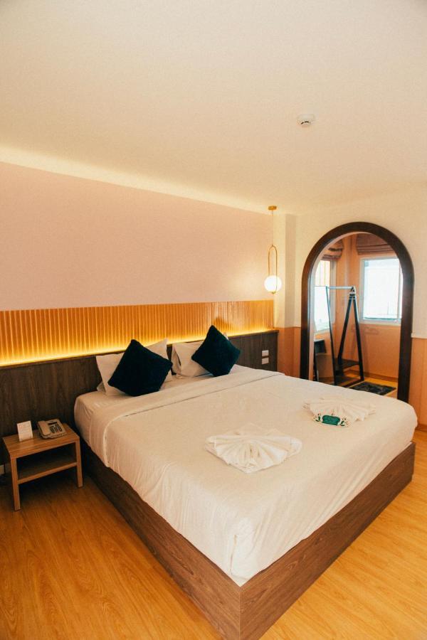 Victoria Nimman Hotel Chiang Mai Extérieur photo